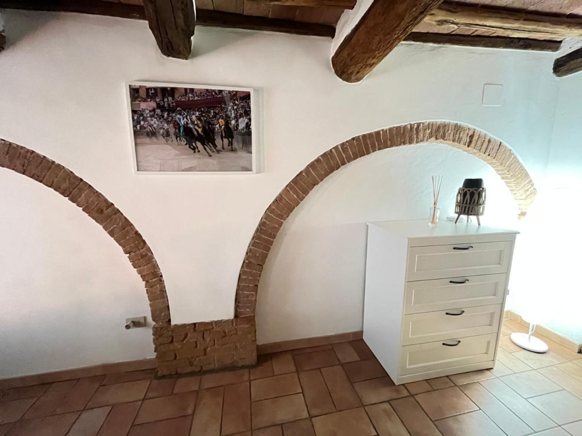 Gli Archi Nel Cuore Di Сиена Экстерьер фото